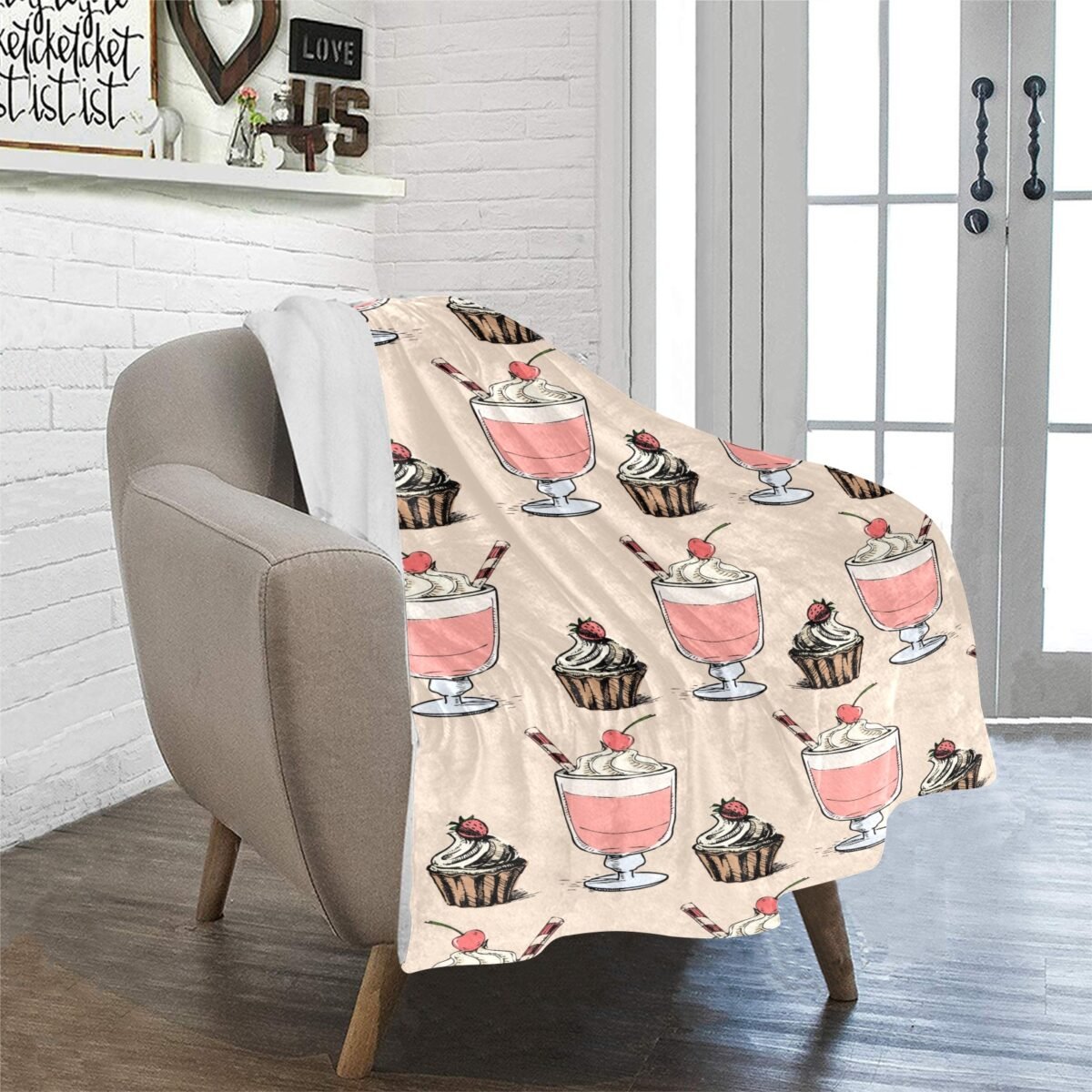 Ultra-Soft Micro Fleece Blanket 32" x 48" - Image 4